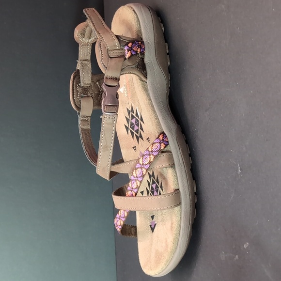 Sketchers Regay Slim Woman's Brown/Purple Sandals,size 8. - Picture 2 of 9